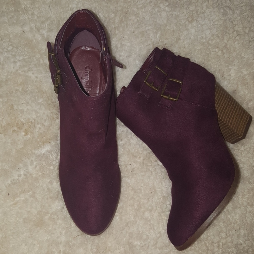 NWOT Maroon Booties